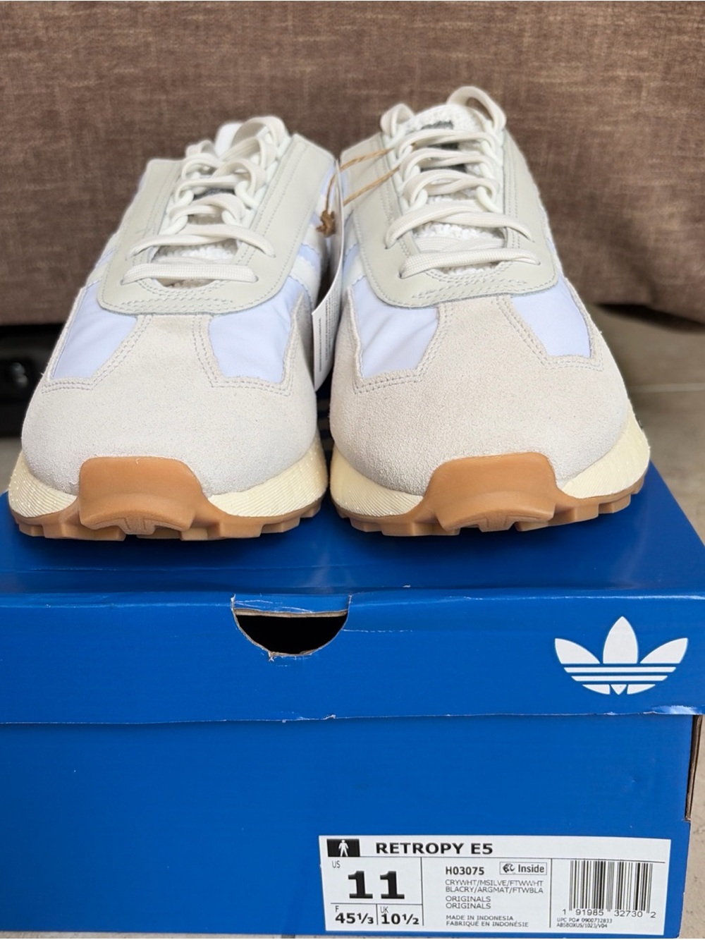 adidas Men’s White and Cream Retro-Style Sneakers Retropy E5 - Picture 2 of 9